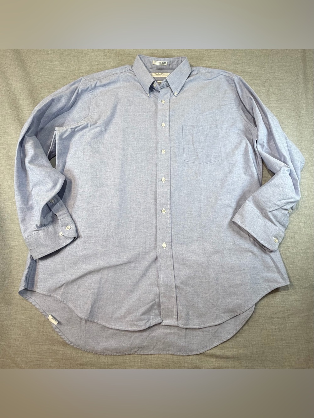 Van Heusen Men's Light Blue Button-Down Oxford Shirt
